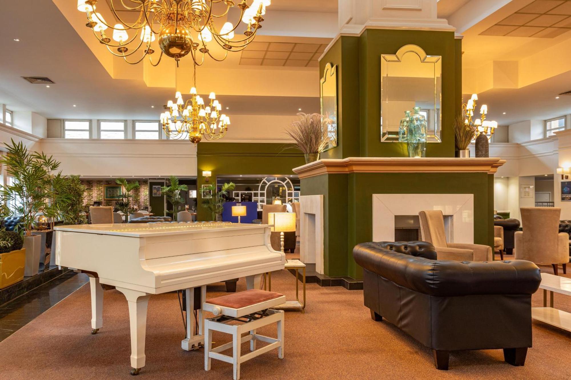Bromsgrove Hotel And Spa Eksteriør bilde